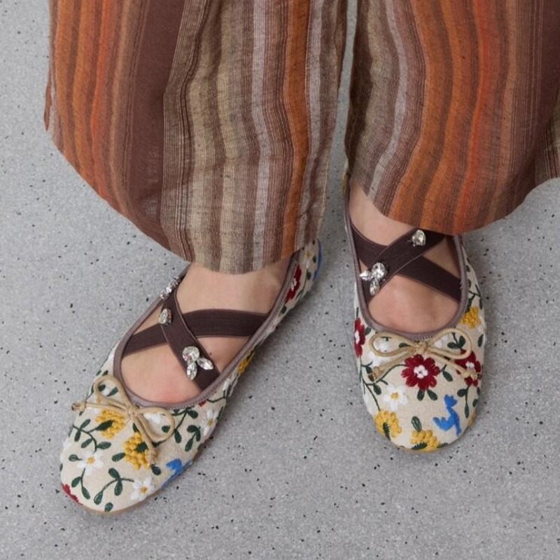 Embroidery Flower Ballet Flats - Embroidery Flower บทวิจารณ์และราคา
