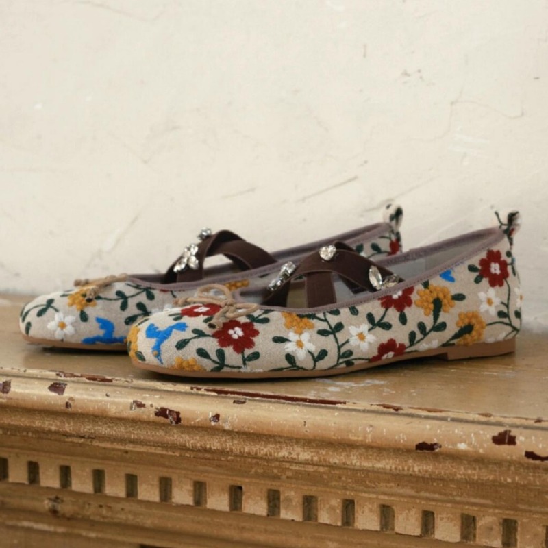 Embroidery Flower Ballet Flats - Embroidery Flower บทวิจารณ์และราคา