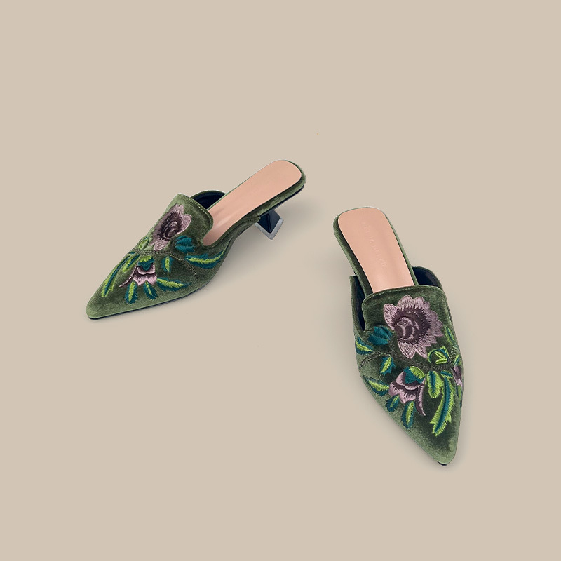 Embroidery Velour Women Shoes  - Embroidery Design บทวิจารณ์และราคา