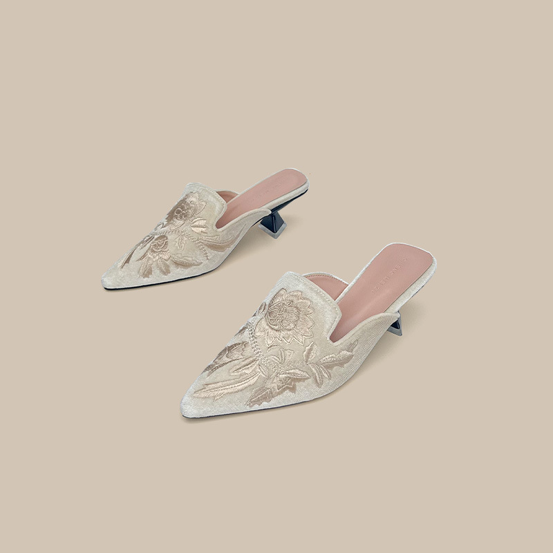 Embroidery Velour Women Shoes  - Embroidery Design บทวิจารณ์และราคา