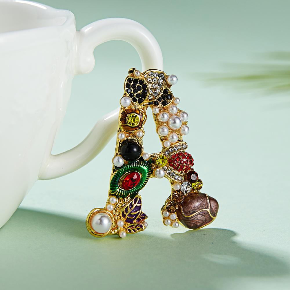 Fashion Enamel Pearl Rhineston - Embroidery Letter M บทวิจารณ์และราคา