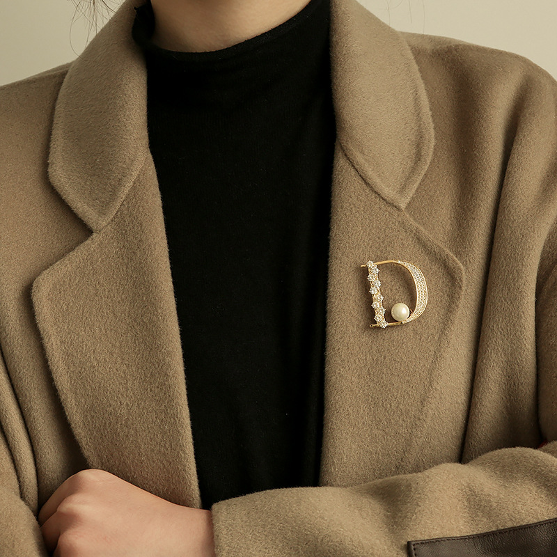 Luxury Rhinestone Letter D Bro - Embroidery Letter M บทวิจารณ์และราคา