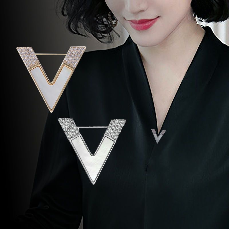 Luxury Rhinestone Letter D Bro - Embroidery Letter M บทวิจารณ์และราคา