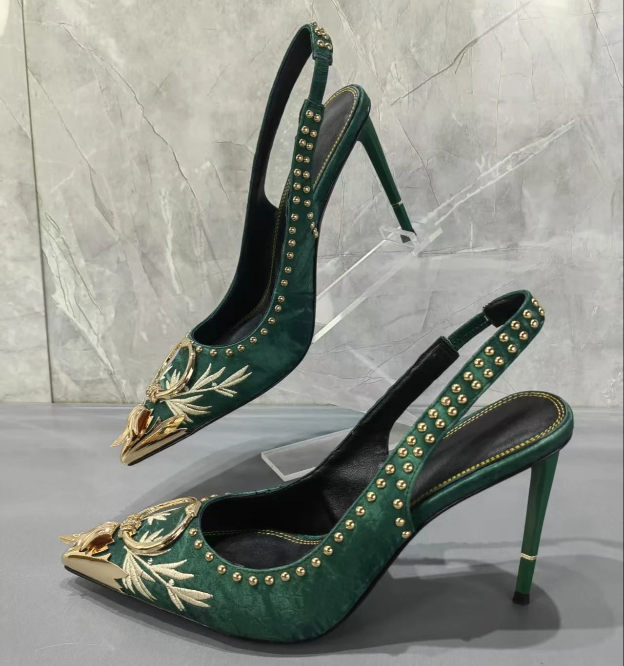 Embroidery Velvet Women Sandal - Embroidery Design บทวิจารณ์และราคา