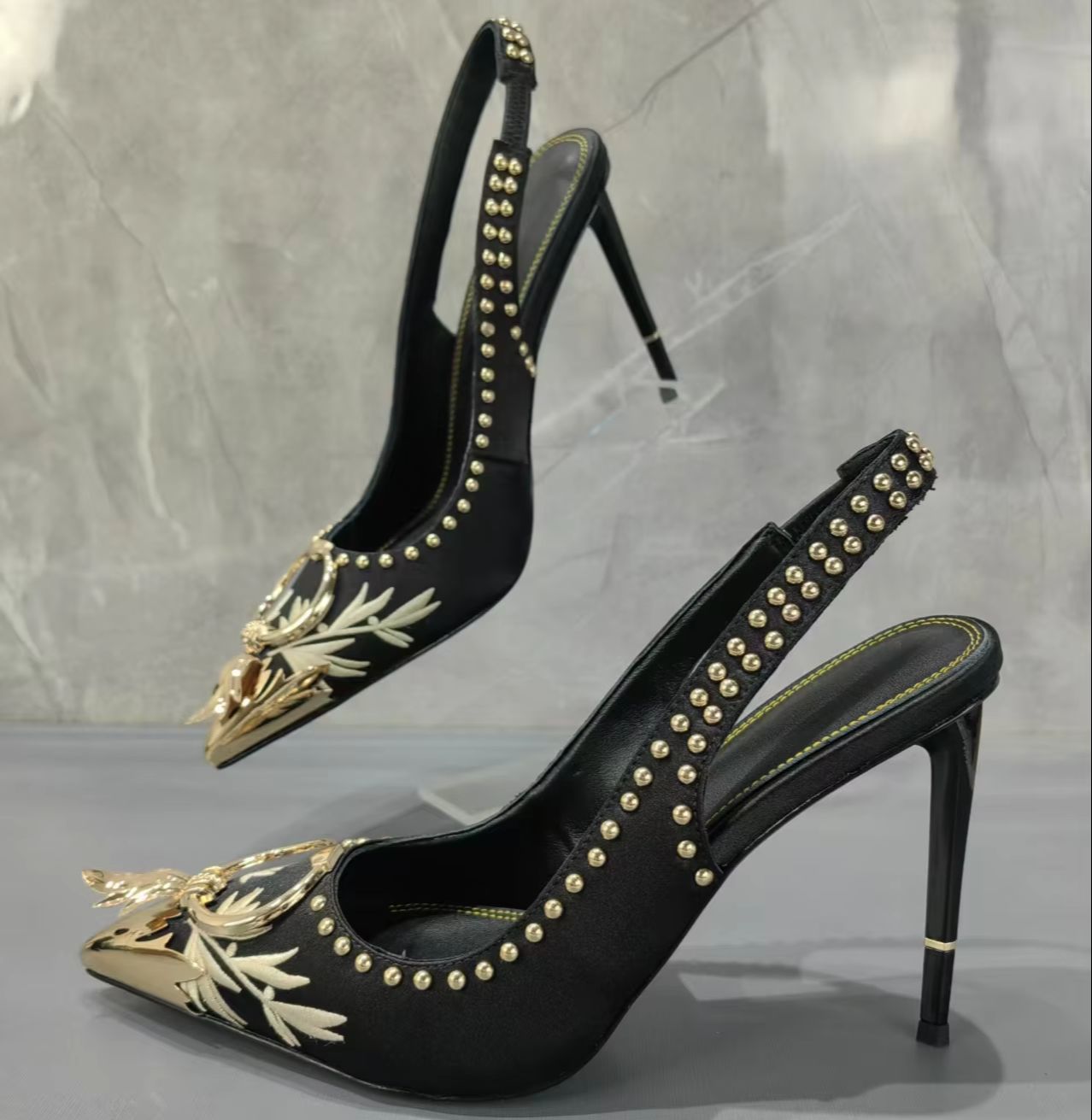 Embroidery Velvet Women Sandal - Embroidery Design บทวิจารณ์และราคา
