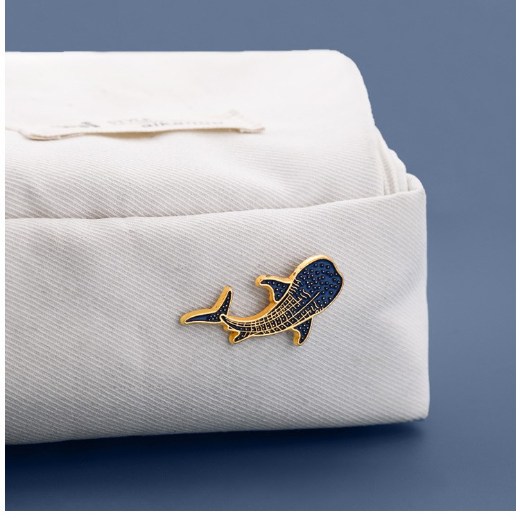 Cute Blue Whale Dolphin Brooch - Embroidery Whale บทวิจารณ์และราคา