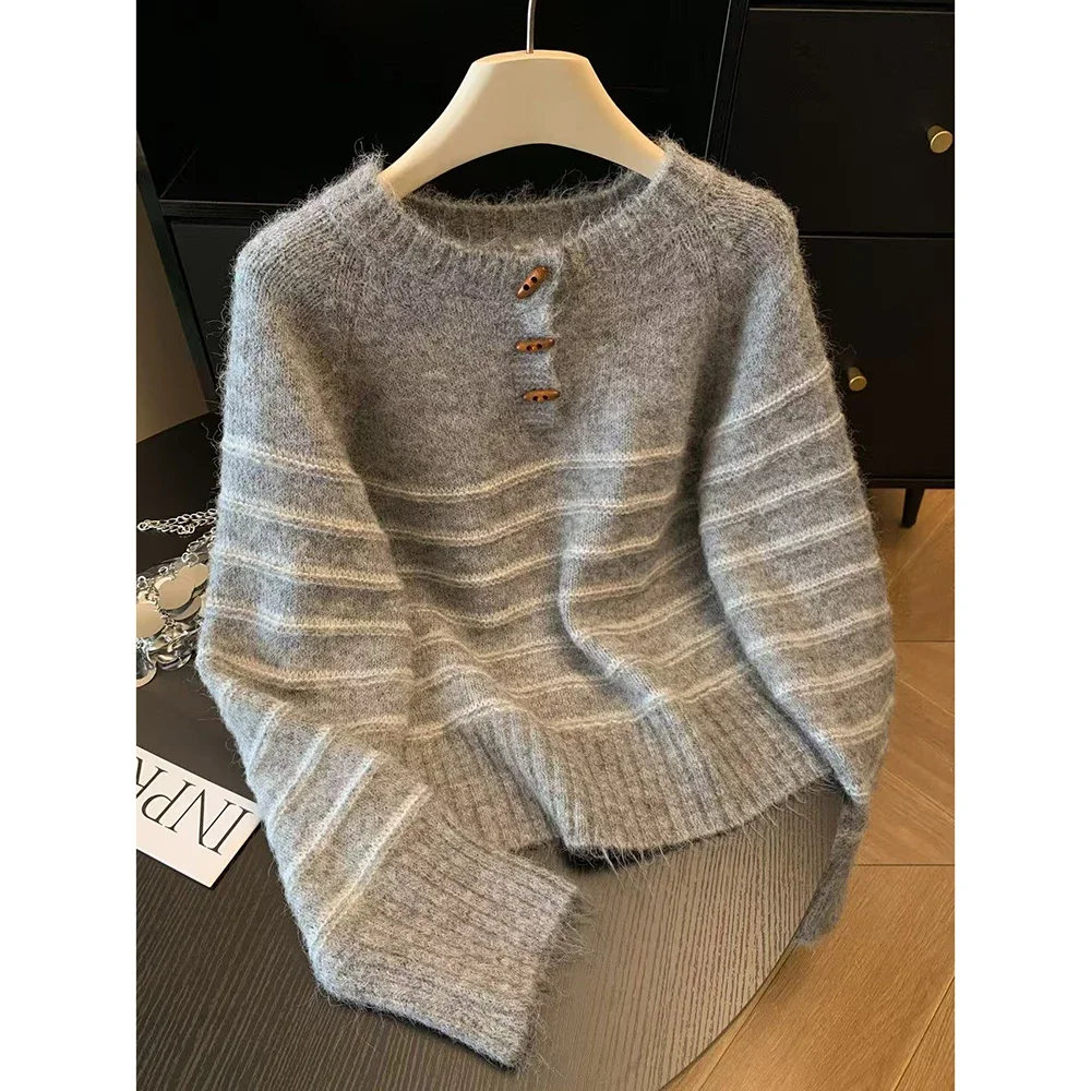 Autumn Winter Women's Striped  - Embroidery Shirt บทวิจารณ์และราคา