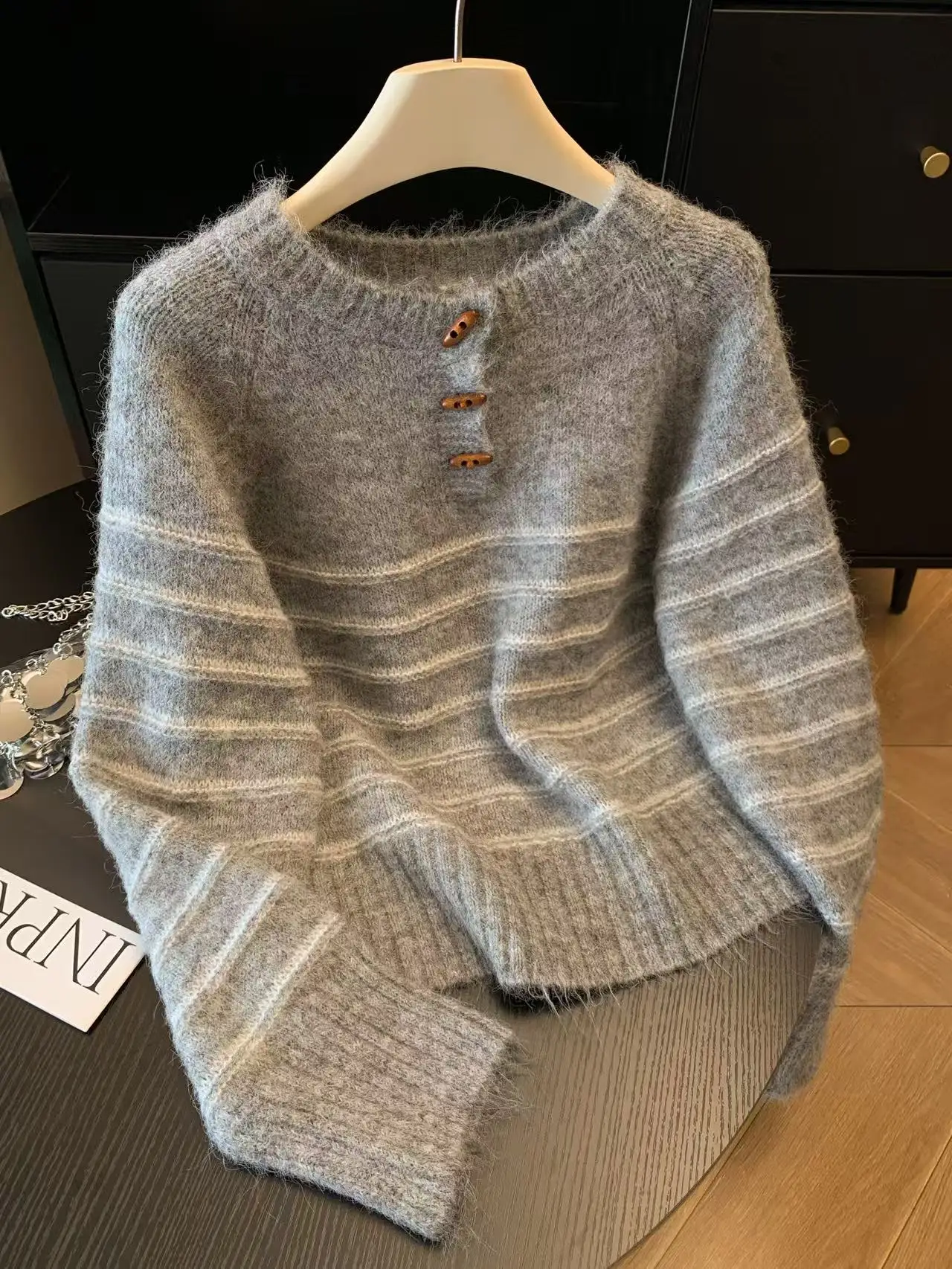 Autumn Winter Women's Striped  - Embroidery Shirt บทวิจารณ์และราคา