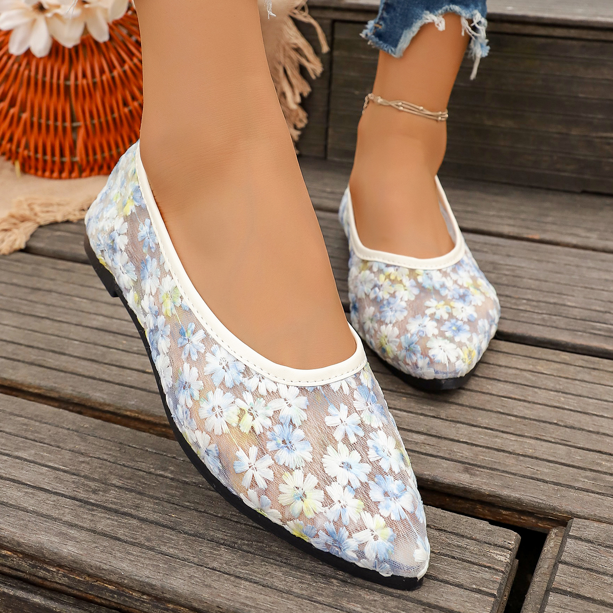 Summer Elegant Flower Low Heel - Embroidery Flat Shoes บทวิจารณ์และราคา