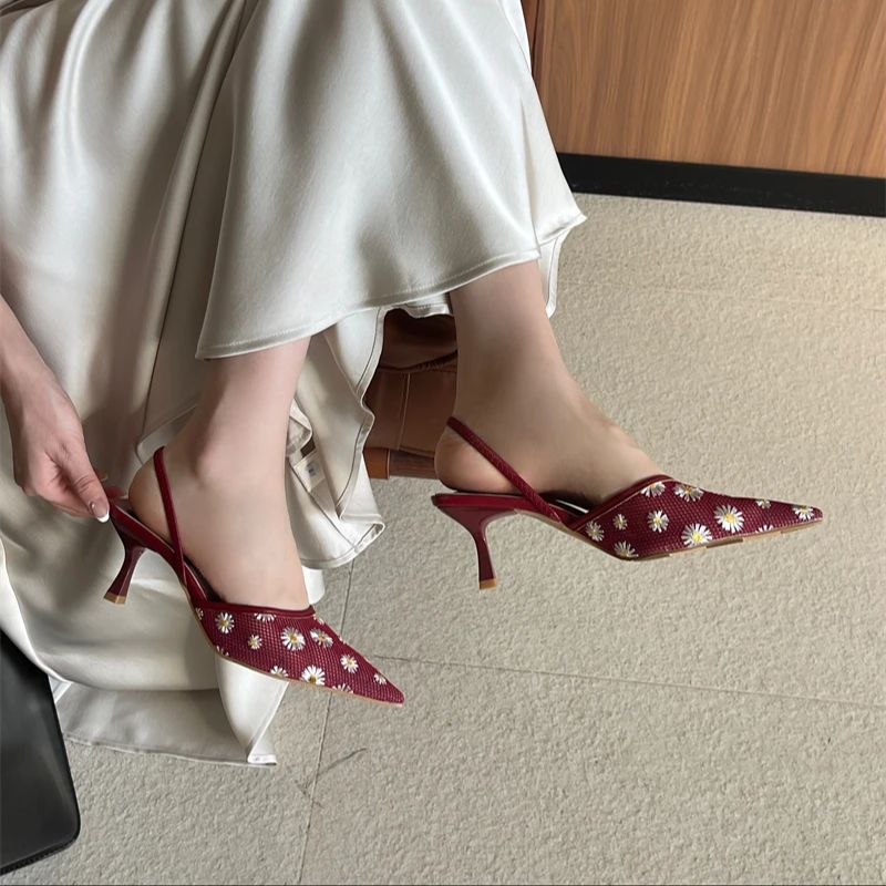 Burgundy Heels Black Pointed T - Embroidery Flower บทวิจารณ์และราคา