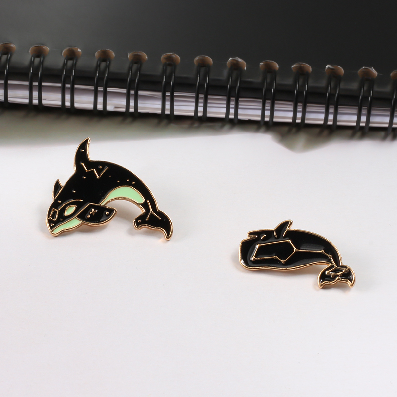 Lapel Pins  Badge Enamel Pins  - Embroidery Whale บทวิจารณ์และราคา