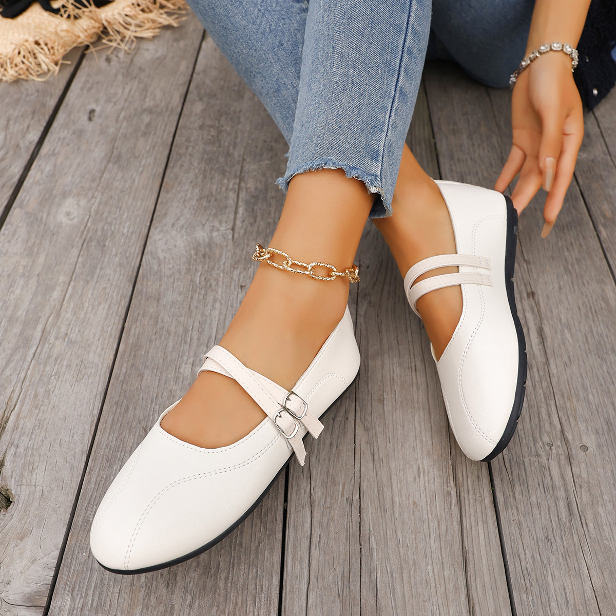 Fashionable Best Selling New C - Embroidery Flat Shoes บทวิจารณ์และราคา