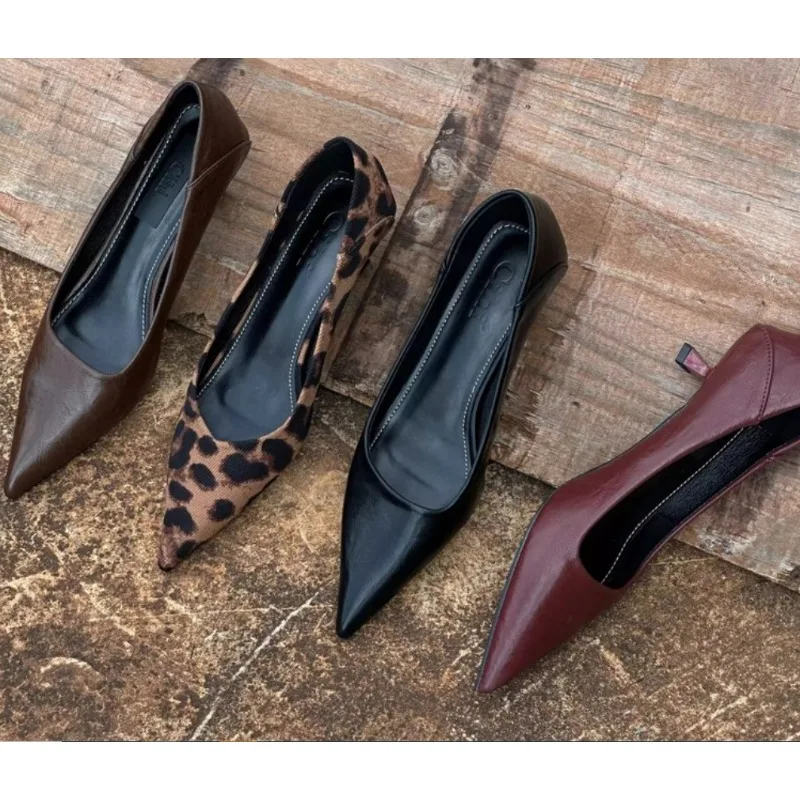 2024 Women Sexy High Heels Bur - Embroidery Flat Shoes บทวิจารณ์และราคา