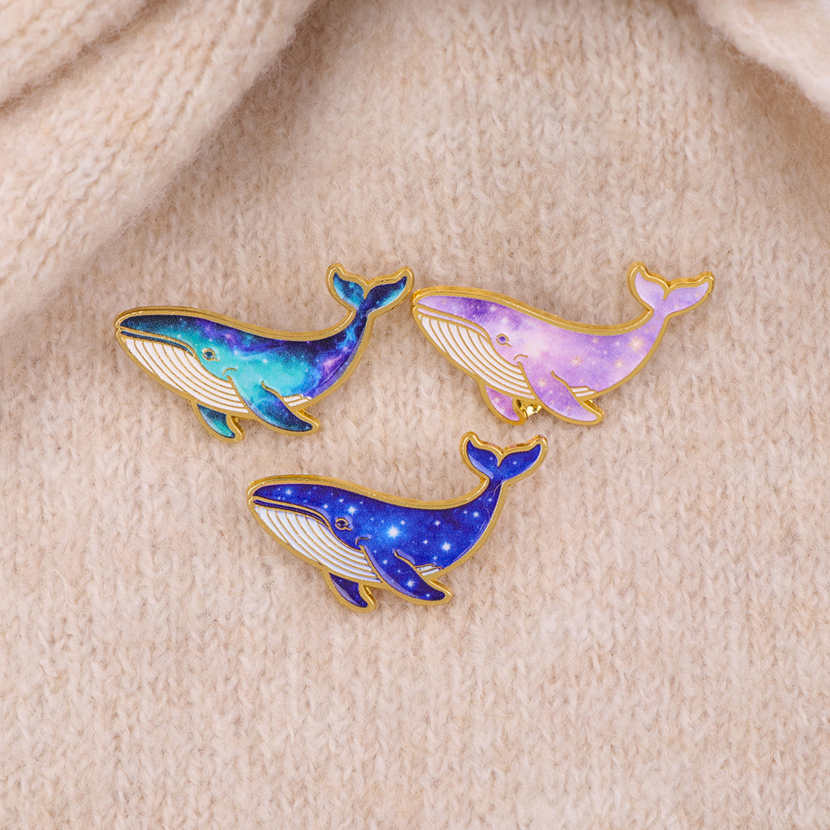 Colorful Humpback Whale Enamel - Embroidery Whale บทวิจารณ์และราคา