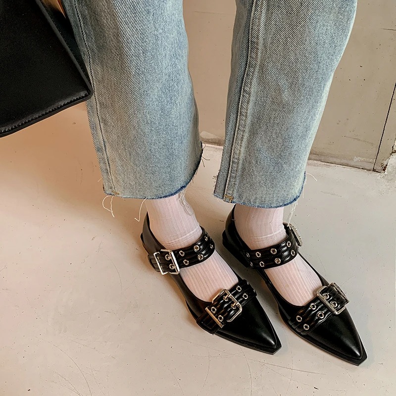 Women's Shoes Designer Luxury  - Embroidery Flat Shoes บทวิจารณ์และราคา